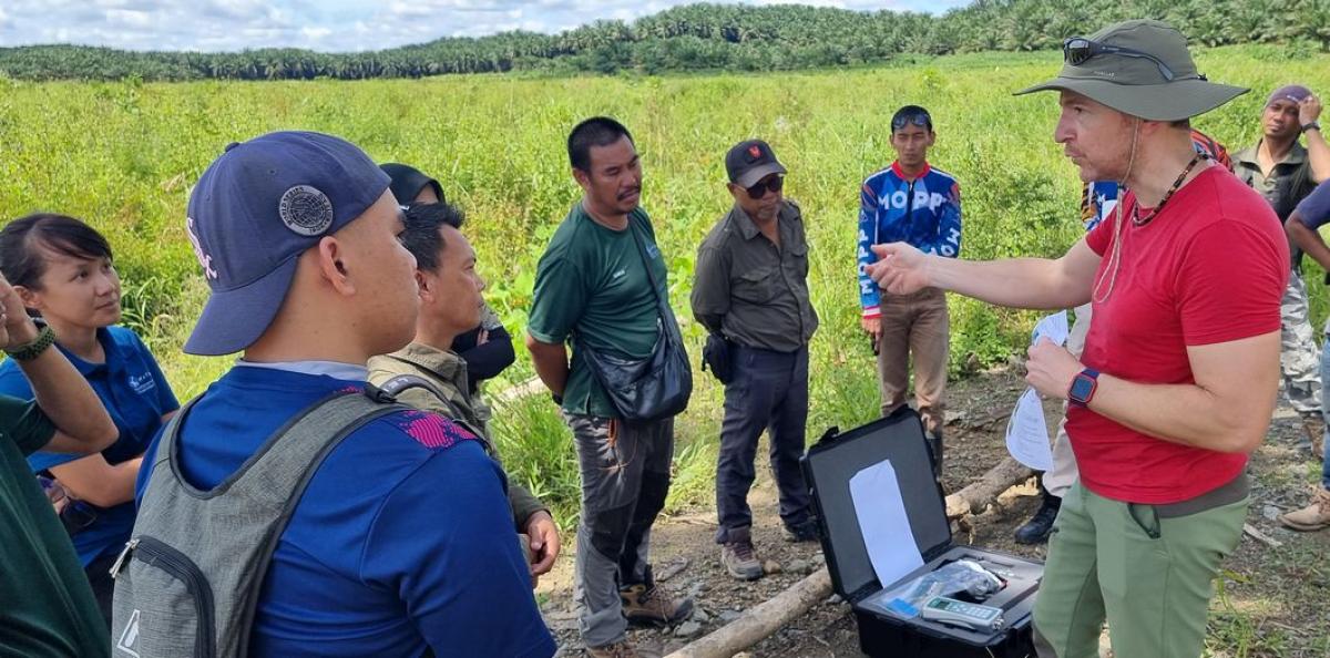 Field training for Malaysian partners as part of the TRAILS project in Sabah © A. Rival, CIRAD